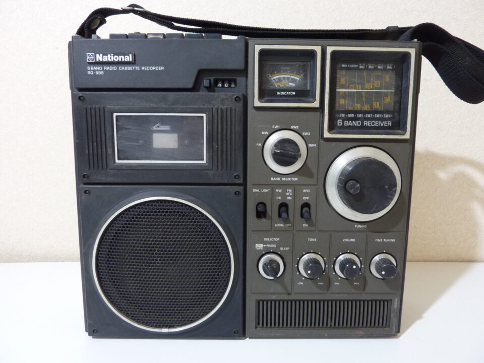 昭和レトロなラジカセ ナショナル ラジオカセットレコーダー RQ-585 お 