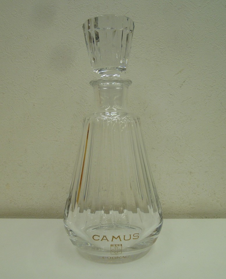 買取専門 金のクマ 沼津店　「飲み終わったお酒の空ボトルも売れる物があります」今回はバカラでした