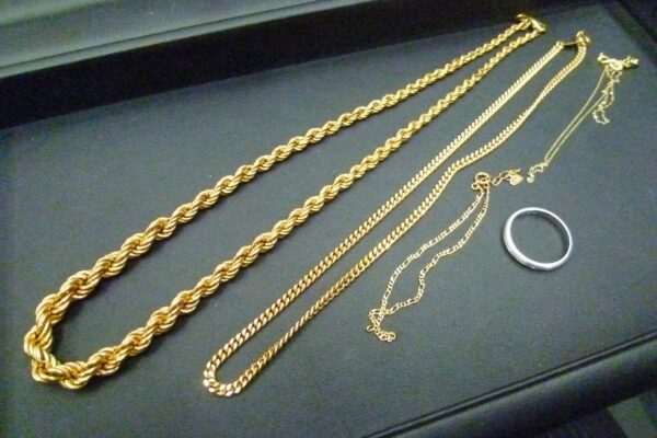 買取専門 金のクマ 沼津店　「断捨離・生前整理で出て来た品物もお持ち下さい」まずはお気軽にどうぞ