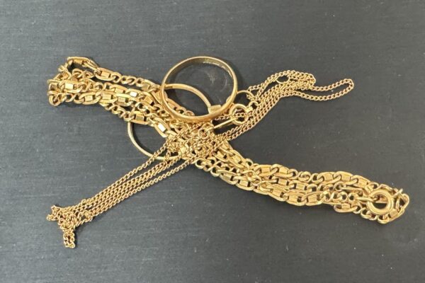 姶良市で貴金属の買取は、金のクマ姶良店