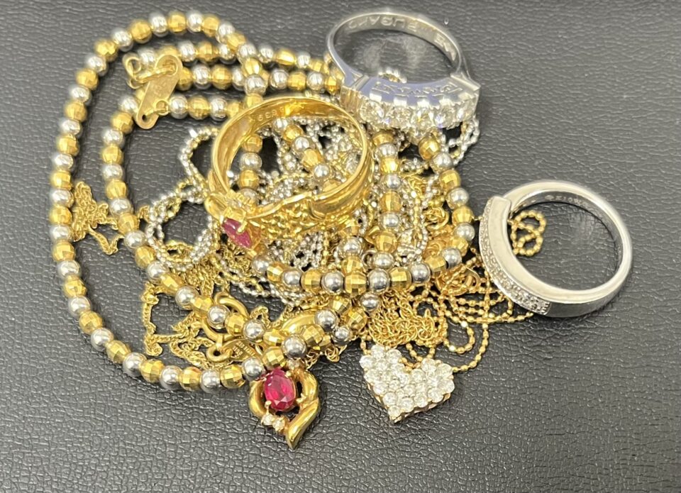 鹿児島市で金の買取は金のクマ谷山店へ