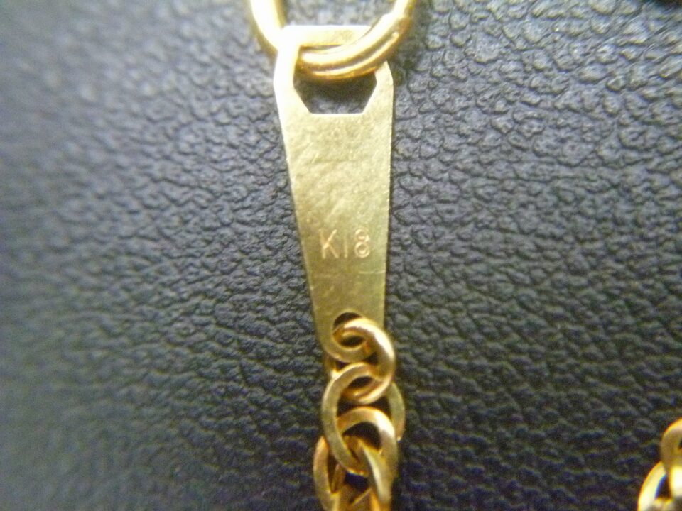 買取専門 金のクマ 沼津店　「18金製のネックレスを2本お売り頂きました」2本とも重量あります♪