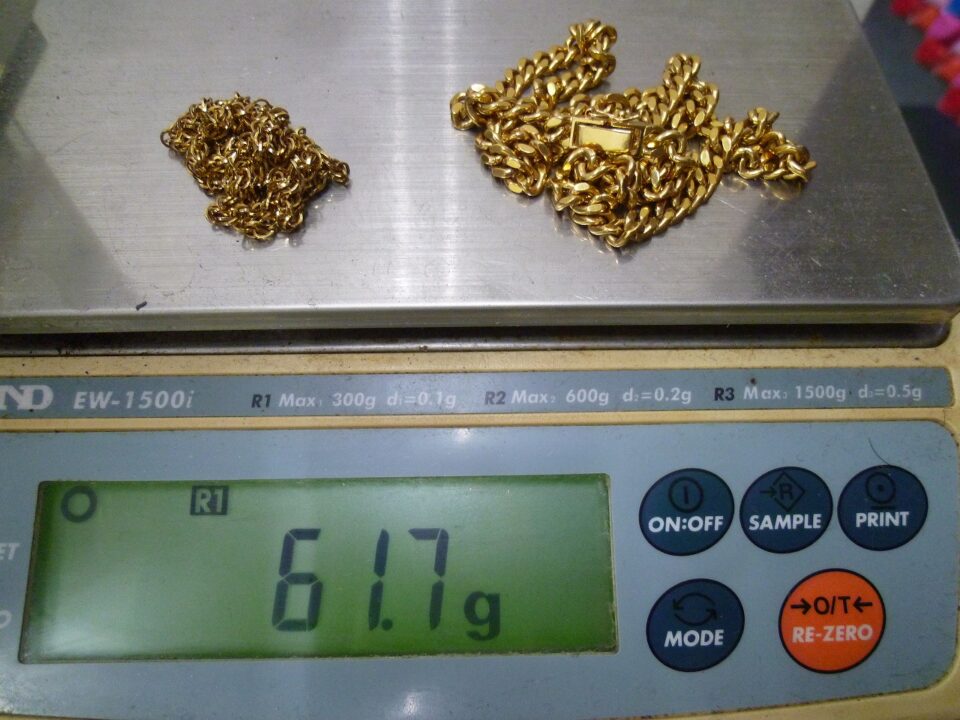 買取専門 金のクマ 沼津店　「18金製のネックレスを2本お売り頂きました」2本とも重量あります♪