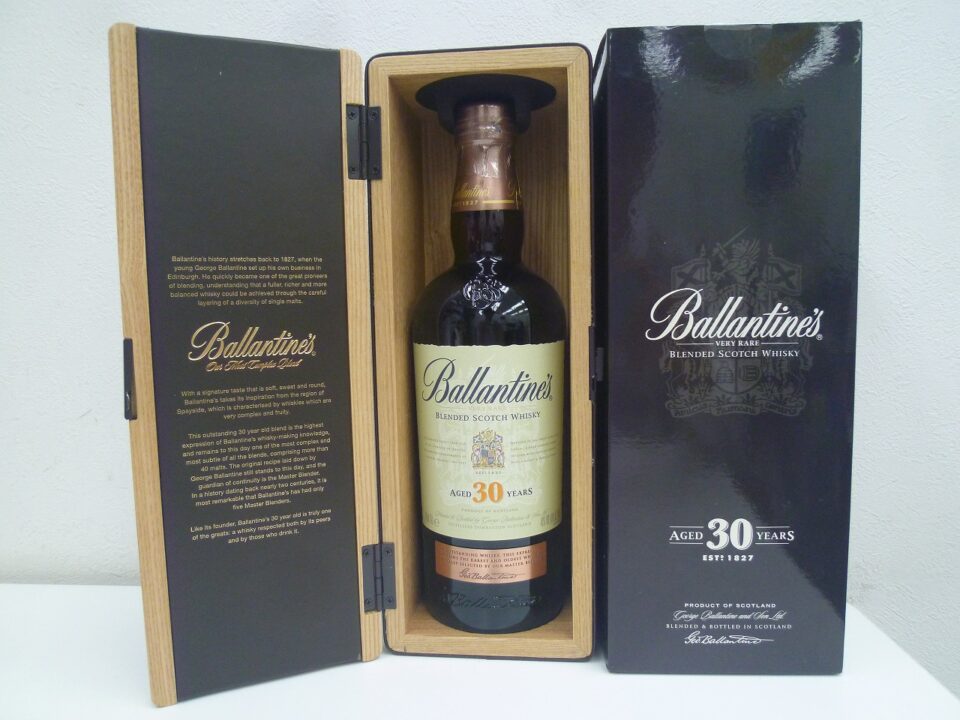 買取専門 金のクマ 沼津店　「お酒の買い取りもお任せ下さい」お売り頂いたバランタインは何と30年