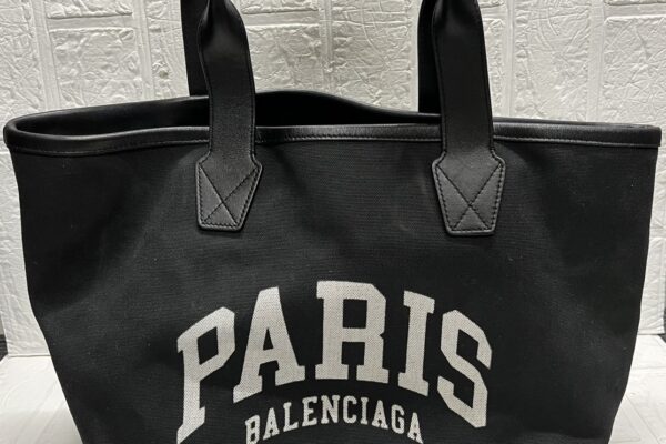 姶良市でブランド、バレンシアガ、バッグ買取なら、買取専門金のクマ姶良店へ