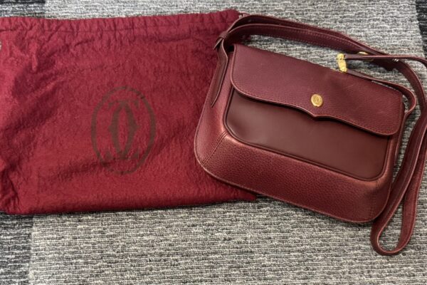 姶良市でブランド、カルティエ、バッグ買取なら、買取専門金のクマ姶良店へ