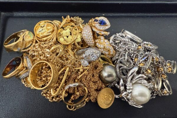 鹿児島市で金・プラチナ・ダイヤの買取は買取専門金のクマ谷山店へ