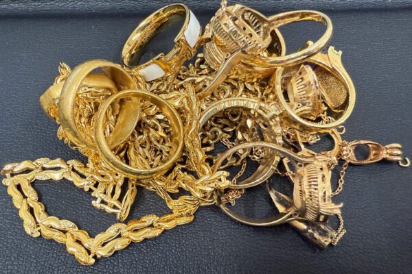 鹿児島市で金の買取なら、買取専門金のクマ谷山店へ