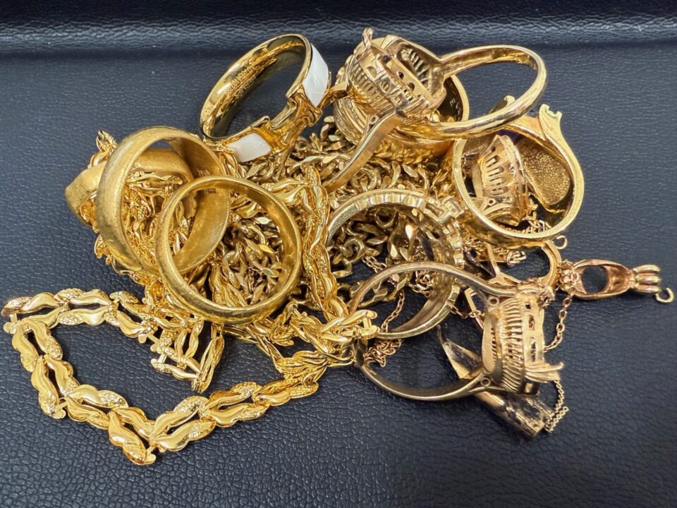 鹿児島市で金の買取なら、買取専門金のクマ谷山店へ