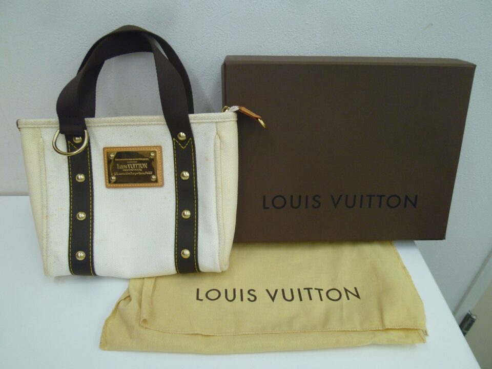 買取専門 金のクマ 沼津店「ルイヴィトンの未使用のバッグをお売り頂きました」が、長期保管で・・・