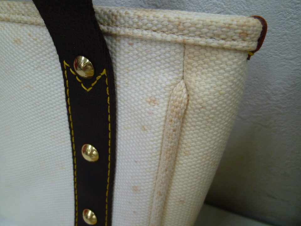 買取専門 金のクマ 沼津店「ルイヴィトンの未使用のバッグをお売り頂きました」が、長期保管で・・・