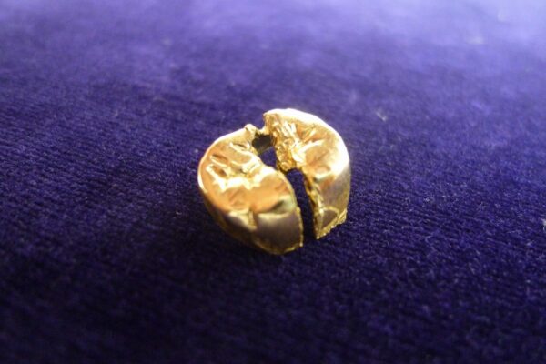 買取専門 金のクマ 沼津店「金歯も立派な金製品♪」　銀歯も買い取り可能なので持ち込み大歓迎です