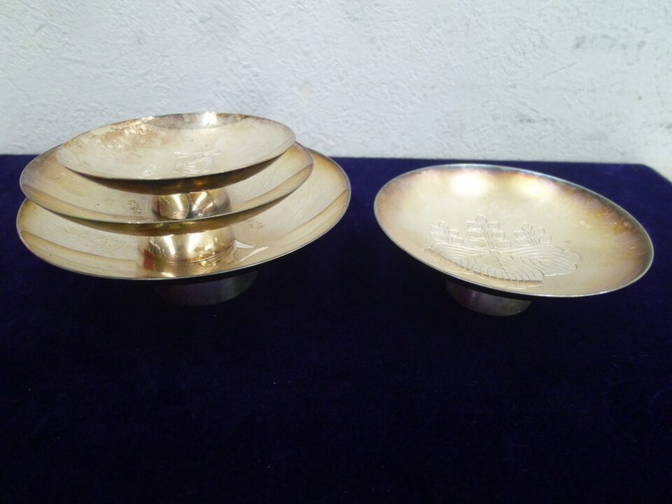 買取専門 金のクマ 沼津店「銀杯をお売り頂きました」実は銀も大きく上がっているので金額もアップ♪