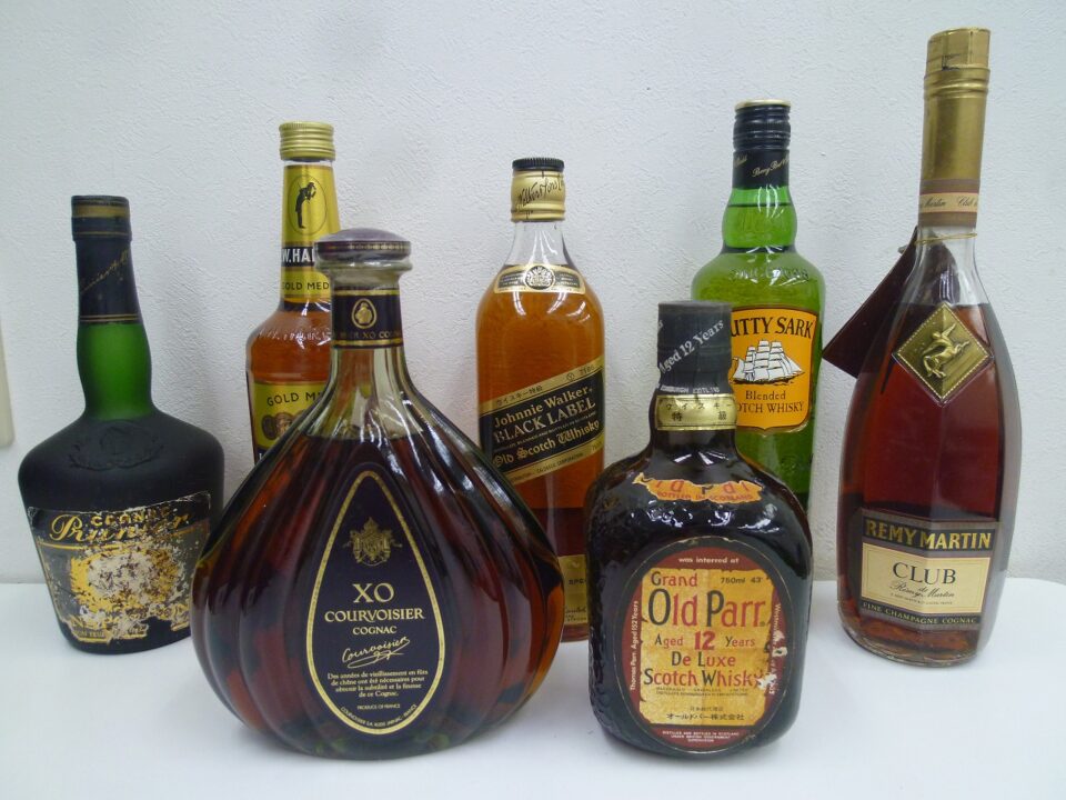 買取専門 金のクマ 沼津店「ウイスキーやブランデーなどの洋酒をお買い取り」どんなお酒もお気軽に♪
