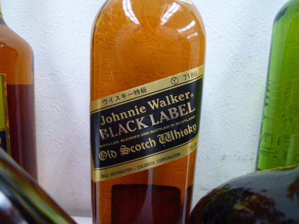 買取専門 金のクマ 沼津店「ウイスキーやブランデーなどの洋酒をお買い取り」どんなお酒もお気軽に♪