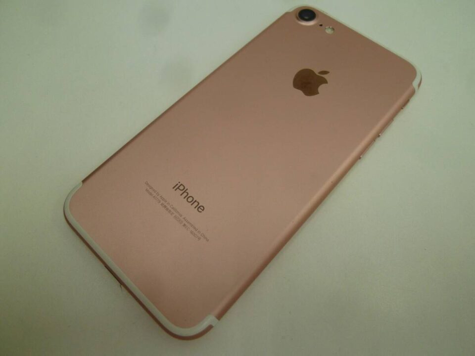 買取専門 金のクマ 沼津店「懐かしいアイフォンをお買い取り」スマホの買い取りもお任せ下さい