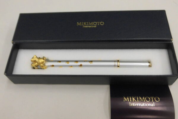 買取専門 金のクマ 沼津店「ミキモトの真珠付きボールペンをお買い取り」使っていない贈答品もOK！