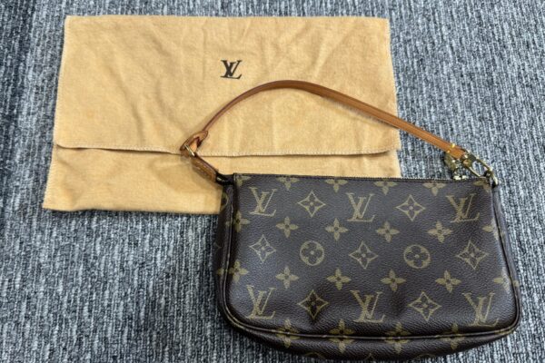 姶良市でブランド、ヴィトン、バッグ買取なら、買取専門金のクマ姶良店へ