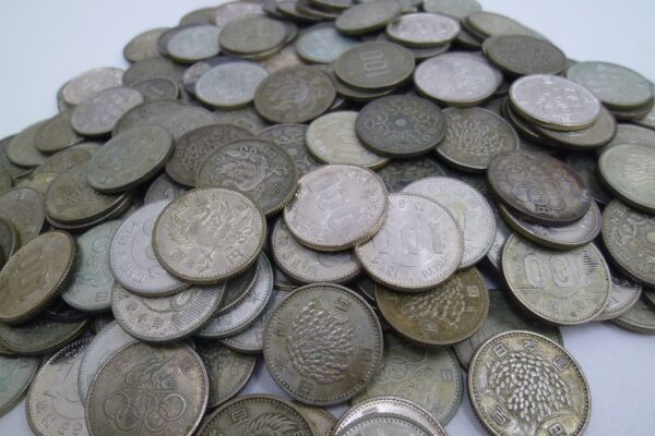 買取専門 金のクマ 沼津店「古銭にも金額が大きく上がっているものがあります」今回は100円銀貨♪