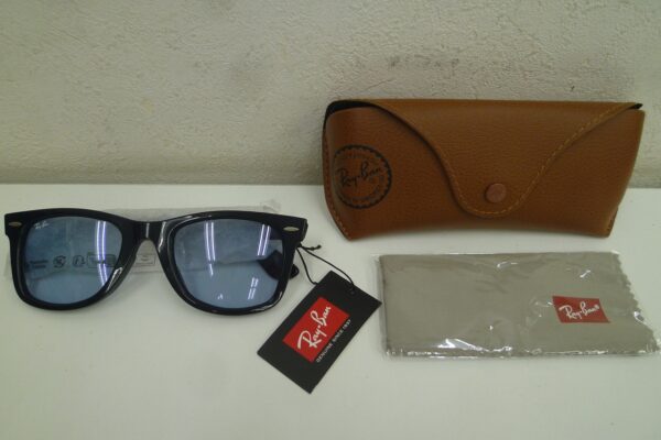 「サングラス界の帝王 レイバンをお買い取り 沼津市の金のクマ」下田からお持ち頂き、未使用品でした