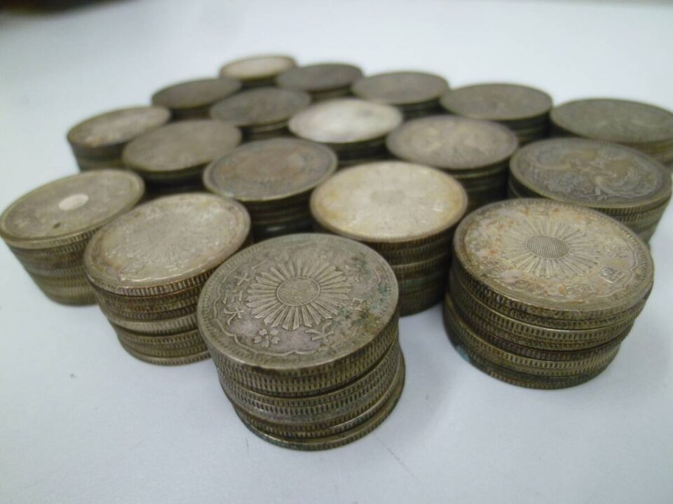 「沼津市で古銭を売るなら」金のクマ沼津店 銀貨や金貨に記念硬貨など お気軽にお持ち下さい