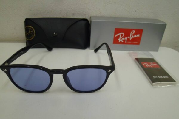 「レイバンのサングラスをお買い取り 沼津市 金のクマ」　サングラスの代名詞的なブランドですね♪