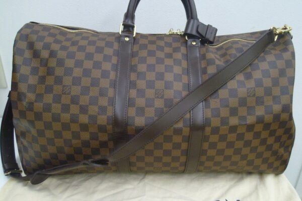 「ルイヴィトンのボストンバッグをお売り頂きました　沼津市の金のクマ」ヴィトンは持ち込み多いです♪