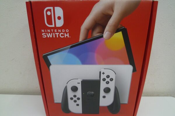 「任天堂のSwitch 有機ELモデルの未使用品をお買い取り　沼津市の金のクマ」ゲーム機も大歓迎