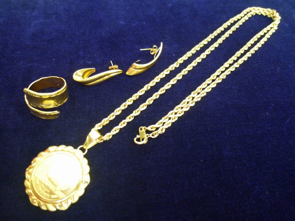 「ふと気づくと昨日も今日も過去最高を更新の金相場　沼津市の金のクマ」重いので金額大幅アップ♪