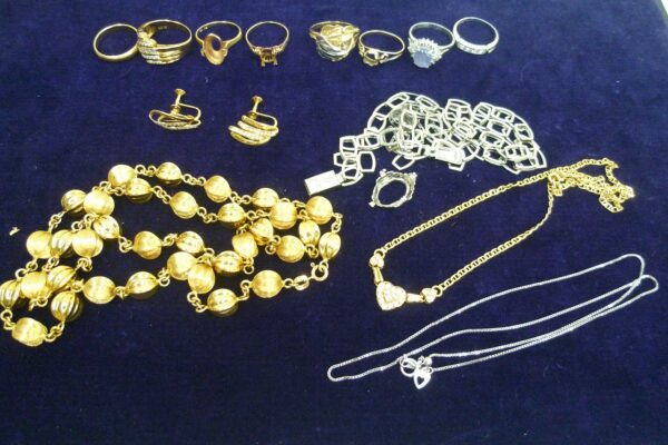 「使わなくなったアクセサリーをまとめてお買い取り　沼津市の金のクマ」9月に入って金相場が再上昇中