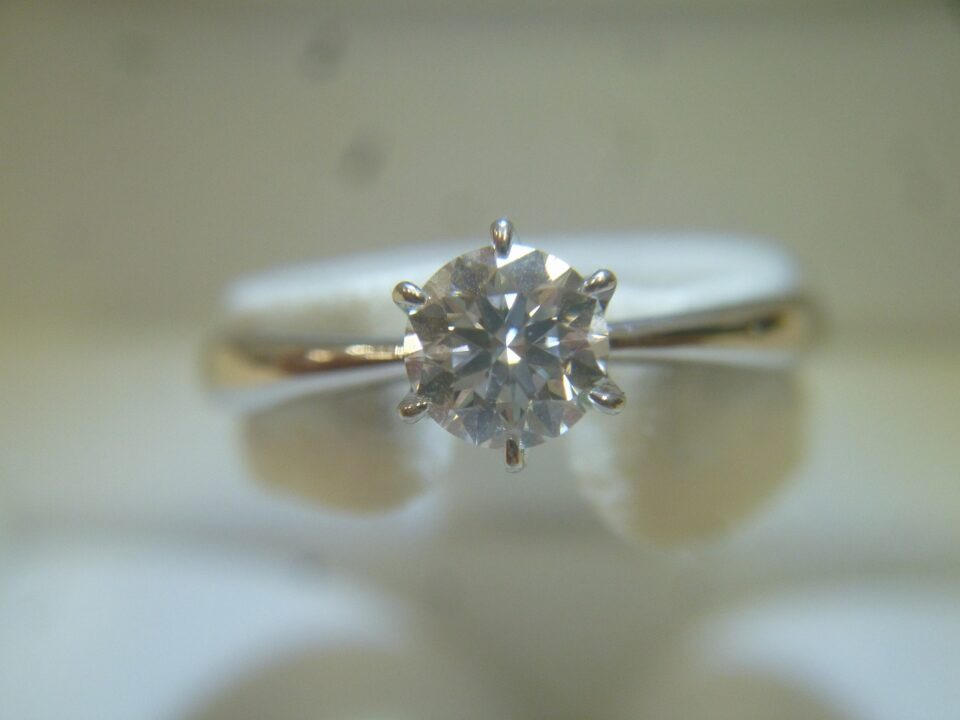 「プラチナのダイヤモンドリングをお買い取り 沼津市の金のクマ」ダイヤは早めの売却が良いかも!?