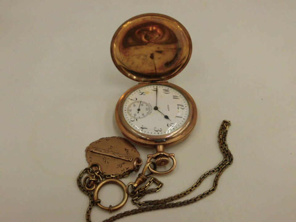 「時計は時計でも、懐中時計には夢があります♪　沼津市の金のクマ」　懐中時計にはお宝があります