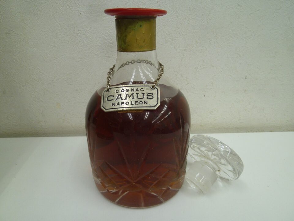 「お酒の買い取りもお任せ下さい　沼津市の金のクマ」今回はカミュ ナポレオン ブランデーをお買取り