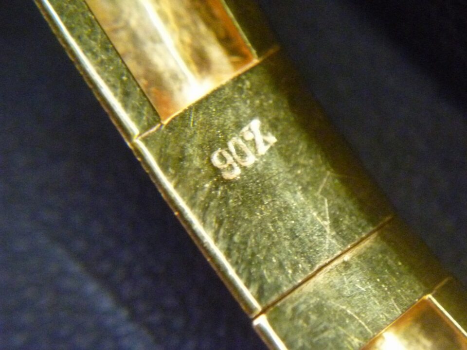 「純度90%って何金？　海外のだから純度が低い？？？　沼津市の金のクマ」金製品の持ち込み増加中♪