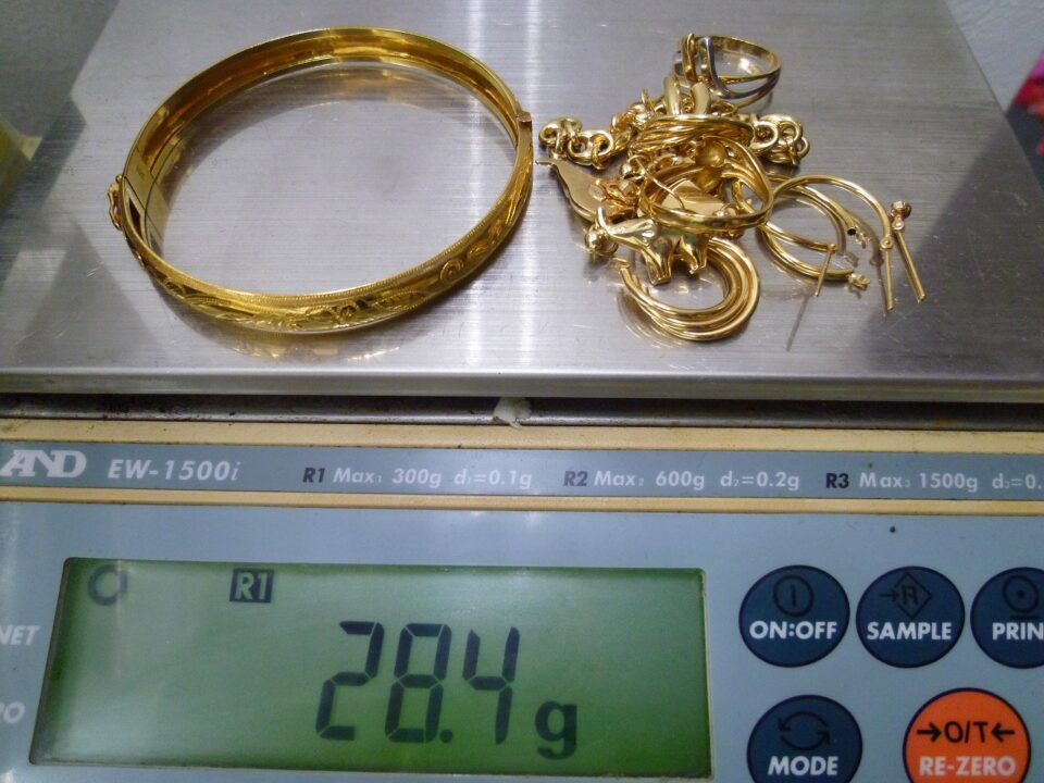 「純度90%って何金？　海外のだから純度が低い？？？　沼津市の金のクマ」金製品の持ち込み増加中♪