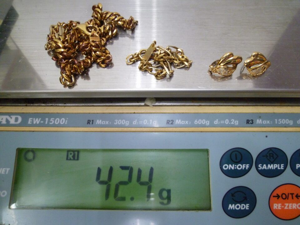 「金も株も上昇、円安も進行　高市早苗効果発動　沼津市の金のクマ」　相場は事前の予測通りの動きです