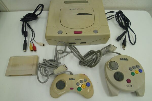 「往年のゲーム機　セガサターンをお買い取り　沼津市の金のクマ」　古いゲーム機もお持ち下さい