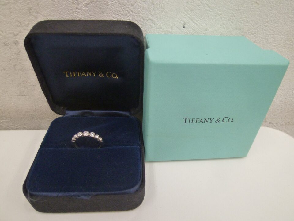 「ティファニーのプラチナダイヤリングをお買い取り　沼津市の金のクマ」ブランドのダイヤ付きは高い♪