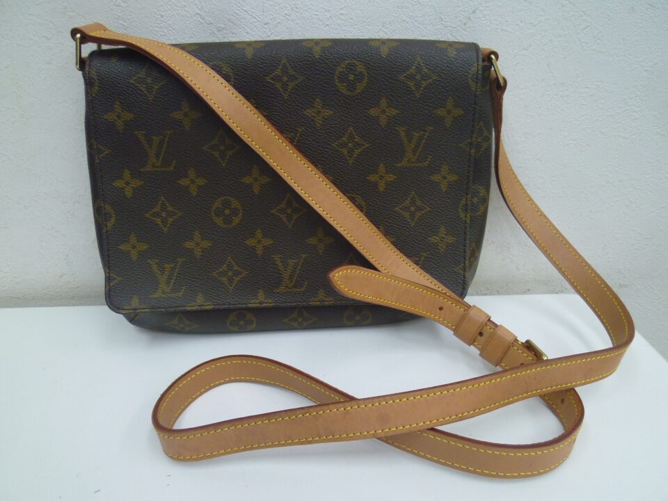 「ルイヴィトンのバッグをお買い取り　沼津市の金のクマ」自分の物を少しずつ減らしていかれるとの事