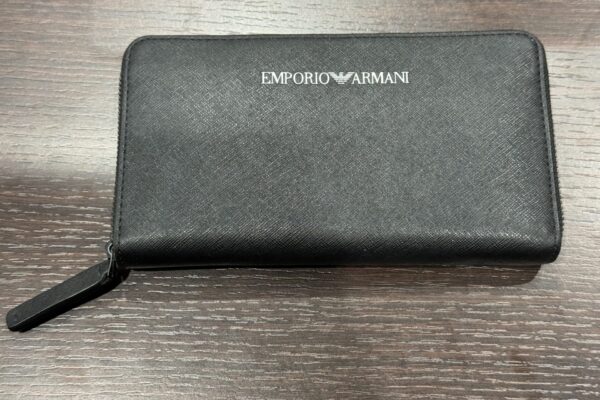 姶良市でブランド、アルマーニ、財布の買取なら、買取専門金のクマ姶良店へ