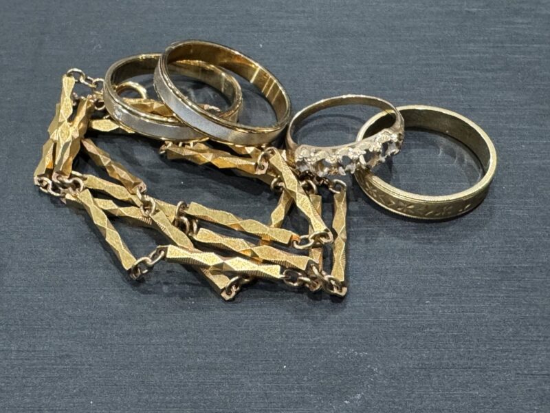 姶良市で18金、アクセサリーの買取なら、買取専門金のクマ姶良店へ