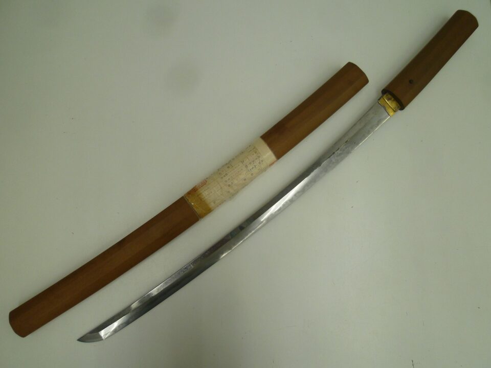 「脇差をお買い取り♪　沼津市の金のクマ」　刀や槍などの刀剣類の買い取りもお任せ下さい