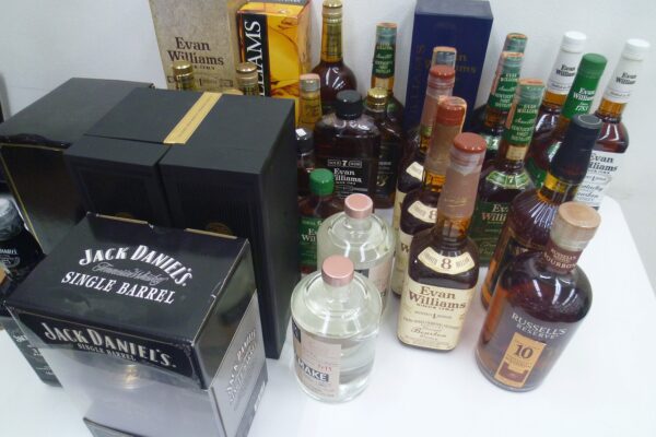 「ウイスキーを大量にお買い取り♪　沼津市の金のクマ」ウイスキーやブランデーなどのお酒もお任せです