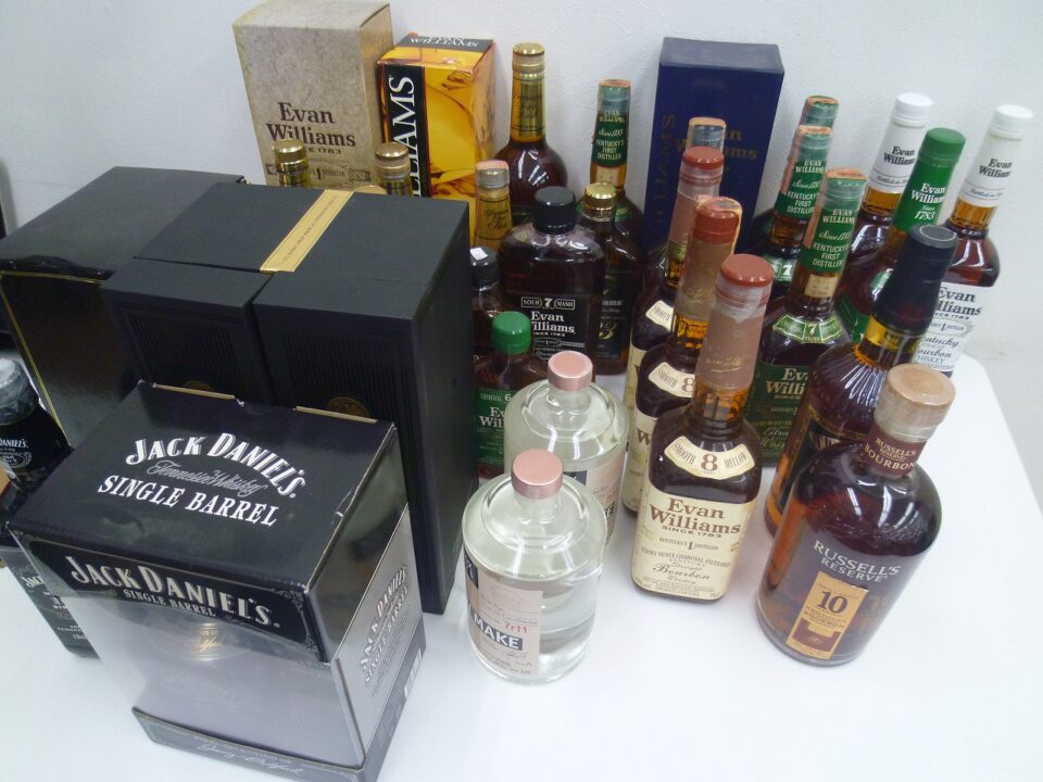 「ウイスキーを大量にお買い取り♪　沼津市の金のクマ」ウイスキーやブランデーなどのお酒もお任せです