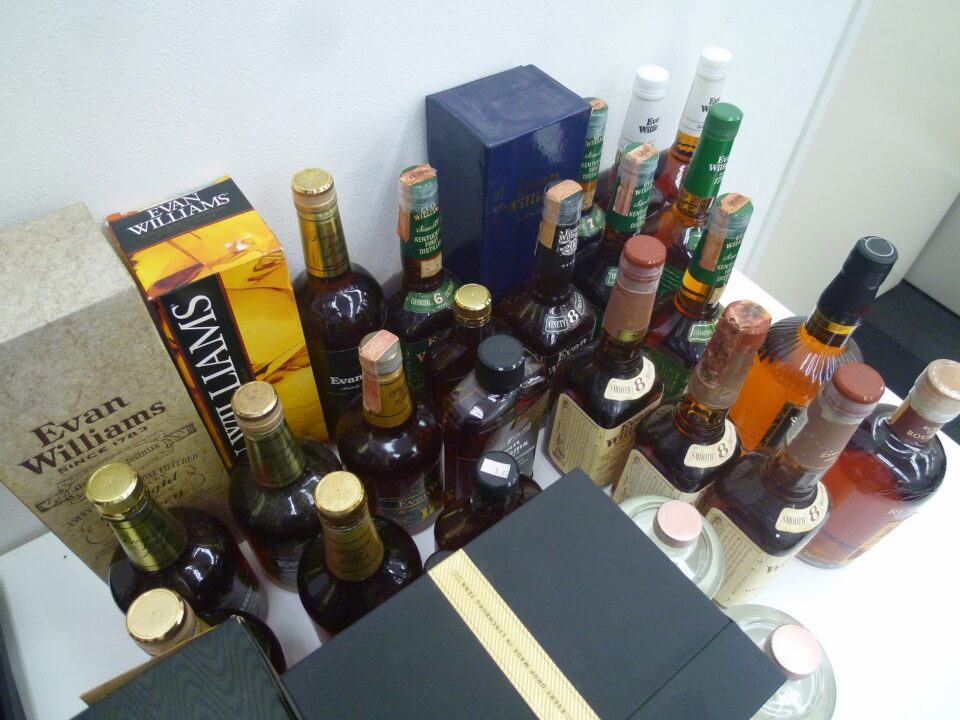 「ウイスキーを大量にお買い取り♪　沼津市の金のクマ」ウイスキーやブランデーなどのお酒もお任せです