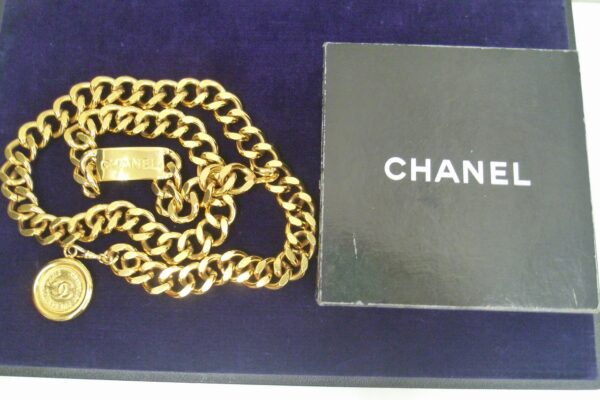 「シャネルのチェーンベルトをお買い取り　沼津市の金のクマ」　シャネルは金額が伸びやすいですね♪