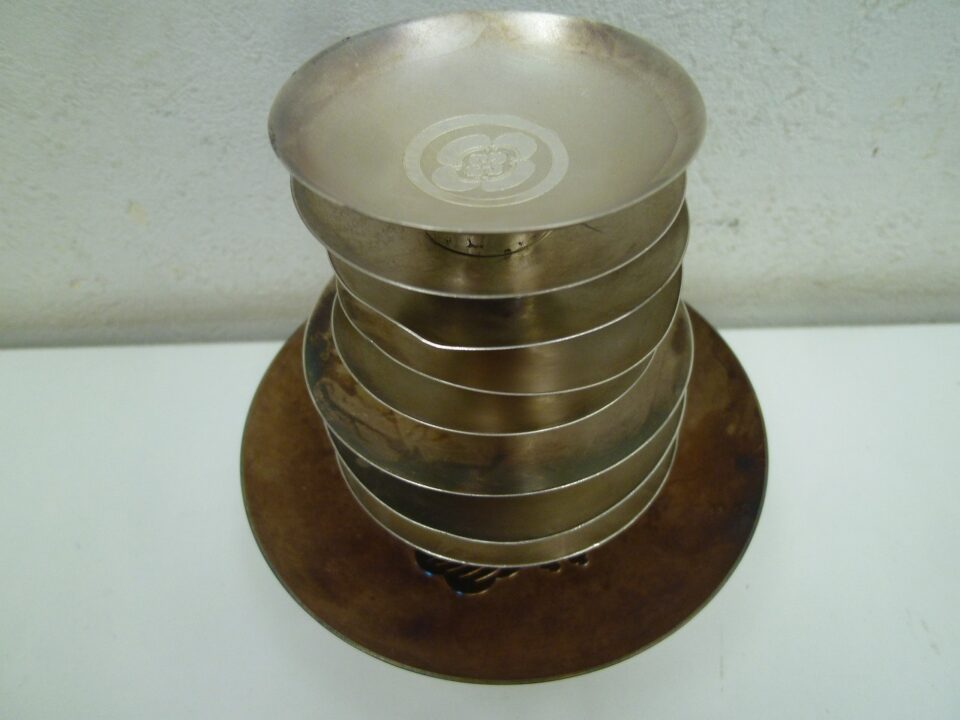 「銀杯をまとめてお売り頂きました　沼津市の金のクマ」　銀相場も上がっているのでまとまった金額に♪