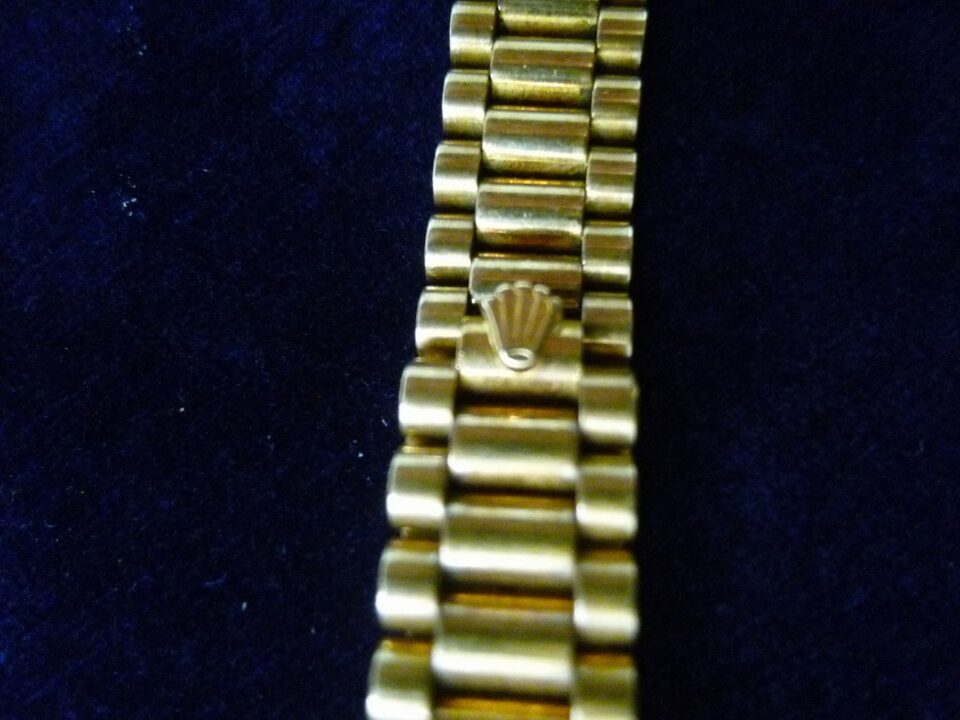 「ロレックスの18金ベルトをお買い取り　沼津市の金のクマ」今回は金でしたがステンレスベルトもOK