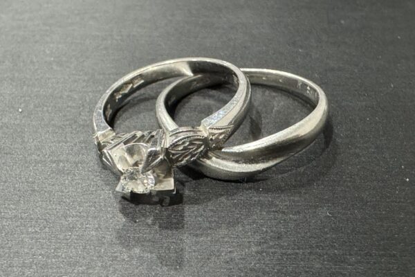 姶良市でプラチナ アクセサリーの買取なら、買取専門金のクマ姶良店へ