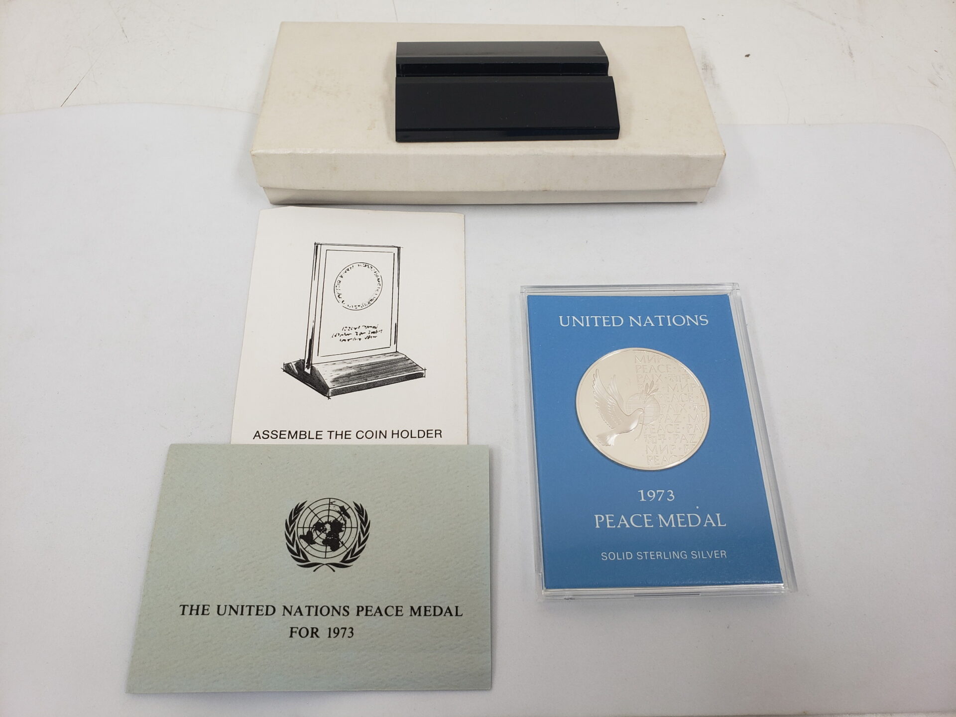 1974年 国連連合 平和メダル STERLING 銀製 記念メダル 単品 現状 値下げ 1974年 国際連合平和メダル スターリングシルバーペンダント